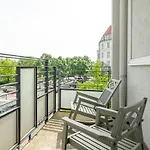 Kaiser 04 By Rockchair L Superhost Status L 3 Bedrooms Boxspringbeds 2 Bathrooms L Cozy Family & Business Flair 155 Sqm 3 Balcony 4th Floor Elevator Up To 10 Guests Welcomes You! *