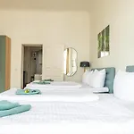 Kaiser 04 By Rockchair L Superhost Status L 3 Bedrooms Boxspringbeds 2 Bathrooms L Cozy Family & Business Flair 155 Sqm 3 Balcony 4th Floor Elevator Up To 10 Guests Welcomes You! アパート