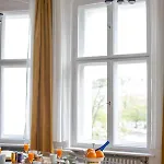 Kaiser 04 By Rockchair L Superhost Status L 3 Bedrooms Boxspringbeds 2 Bathrooms L Cozy Family & Business Flair 155 Sqm 3 Balcony 4th Floor Elevator Up To 10 Guests Welcomes You! * ベルリン