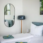 Kaiser 04 By Rockchair L Superhost Status L 3 Bedrooms Boxspringbeds 2 Bathrooms L Cozy Family & Business Flair 155 Sqm 3 Balcony 4th Floor Elevator Up To 10 Guests Welcomes You! アパート ベルリン