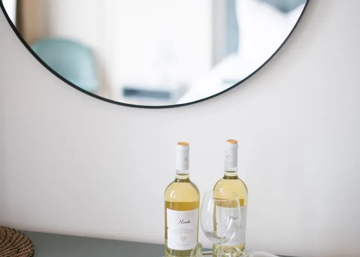 Kaiser 04 By Rockchair L Superhost Status L 3 Bedrooms Boxspringbeds 2 Bathrooms L Cozy Family & Business Flair 155 Sqm 3 Balcony 4th Floor Elevator Up To 10 Guests Welcomes You!