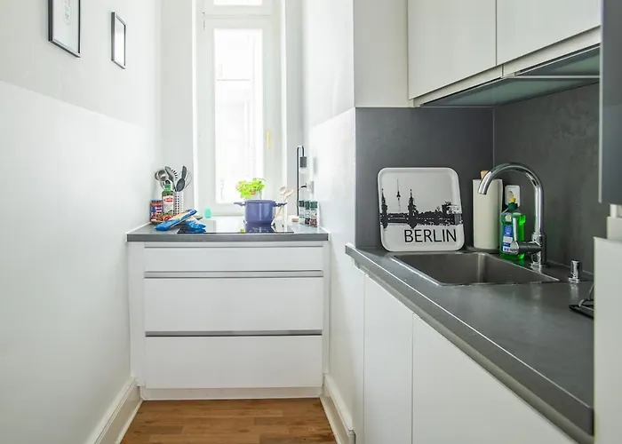 Kaiser 04 By Rockchair L Superhost Status L 3 Bedrooms Boxspringbeds 2 Bathrooms L Cozy Family & Business Flair 155 Sqm 3 Balcony 4th Floor Elevator Up To 10 Guests Welcomes You! 아파트 *