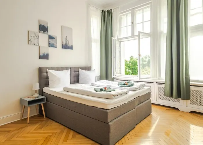 Kaiser 04 By Rockchair L Superhost Status L 3 Bedrooms Boxspringbeds 2 Bathrooms L Cozy Family & Business Flair 155 Sqm 3 Balcony 4th Floor Elevator Up To 10 Guests Welcomes You! 아파트