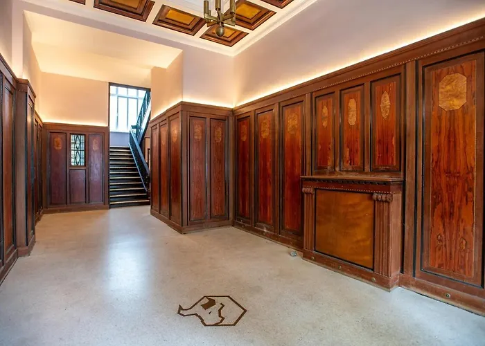 Kaiser 04 By Rockchair L Superhost Status L 3 Bedrooms Boxspringbeds 2 Bathrooms L Cozy Family & Business Flair 155 Sqm 3 Balcony 4th Floor Elevator Up To 10 Guests Welcomes You! *