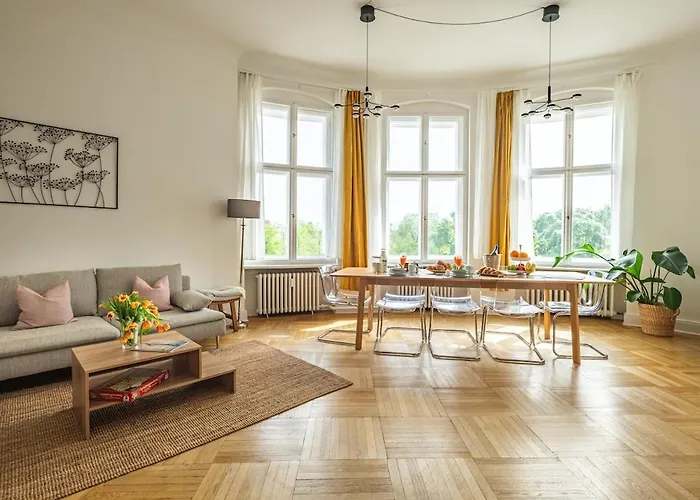 Apartamento Kaiser 04 By Rockchair L Superhost Status L 3 Bedrooms Boxspringbeds 2 Bathrooms L Cozy Family & Business Flair 155 Sqm 3 Balcony 4th Floor Elevator Up To 10 Guests Welcomes You! Berlim