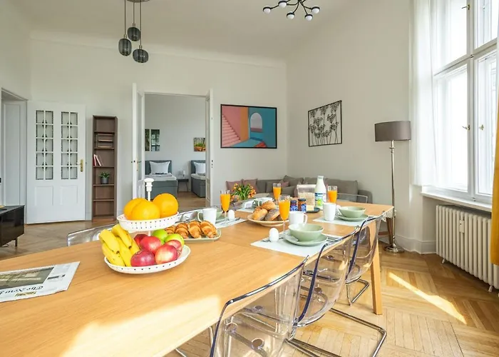 Apartamento Kaiser 04 By Rockchair L Superhost Status L 3 Bedrooms Boxspringbeds 2 Bathrooms L Cozy Family & Business Flair 155 Sqm 3 Balcony 4th Floor Elevator Up To 10 Guests Welcomes You!