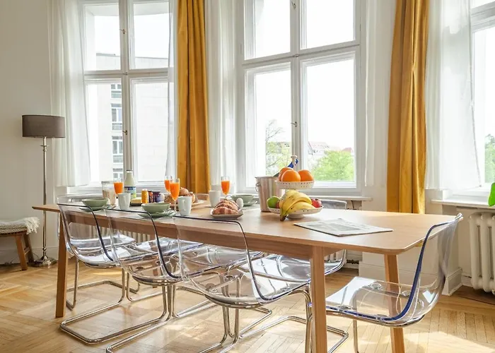 Kaiser 04 By Rockchair L Superhost Status L 3 Bedrooms Boxspringbeds 2 Bathrooms L Cozy Family & Business Flair 155 Sqm 3 Balcony 4th Floor Elevator Up To 10 Guests Welcomes You! *