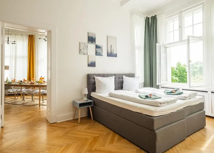 Apartamento Kaiser 04 By Rockchair L Superhost Status L 3 Bedrooms Boxspringbeds 2 Bathrooms L Cozy Family & Business Flair 155 Sqm 3 Balcony 4th Floor Elevator Up To 10 Guests Welcomes You! *