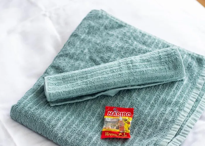 Apartamento Kaiser 04 By Rockchair L Superhost Status L 3 Bedrooms Boxspringbeds 2 Bathrooms L Cozy Family & Business Flair 155 Sqm 3 Balcony 4th Floor Elevator Up To 10 Guests Welcomes You! *