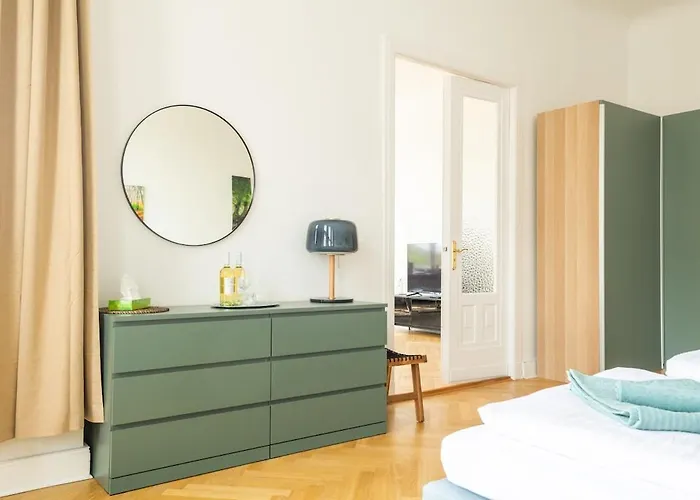 Apartamento Kaiser 04 By Rockchair L Superhost Status L 3 Bedrooms Boxspringbeds 2 Bathrooms L Cozy Family & Business Flair 155 Sqm 3 Balcony 4th Floor Elevator Up To 10 Guests Welcomes You!