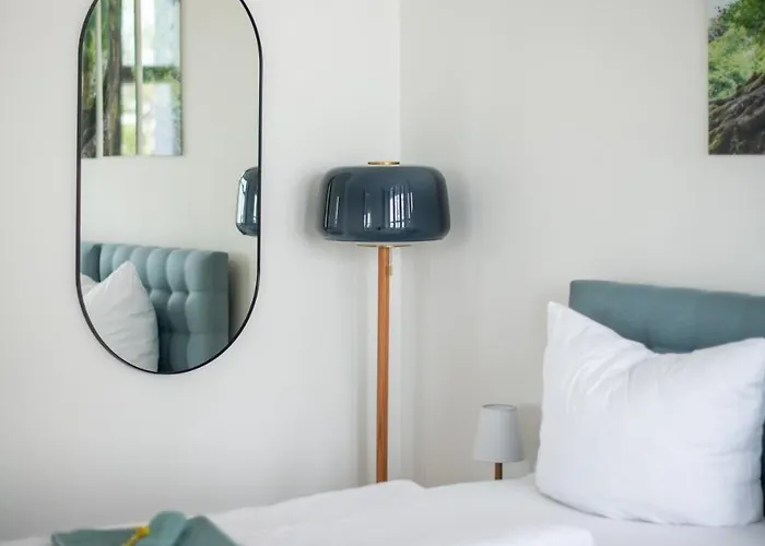 Kaiser 04 By Rockchair L Superhost Status L 3 Bedrooms Boxspringbeds 2 Bathrooms L Cozy Family & Business Flair 155 Sqm 3 Balcony 4th Floor Elevator Up To 10 Guests Welcomes You! Apartamento Berlim