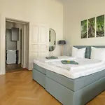 Kaiser 04 By Rockchair L Superhost Status L 3 Bedrooms Boxspringbeds 2 Bathrooms L Cozy Family & Business Flair 155 Sqm 3 Balcony 4th Floor Elevator Up To 10 Guests Welcomes You! Apartmán *