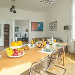Apartmán Kaiser 04 By Rockchair L Superhost Status L 3 Bedrooms Boxspringbeds 2 Bathrooms L Cozy Family & Business Flair 155 Sqm 3 Balcony 4th Floor Elevator Up To 10 Guests Welcomes You!