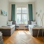 Apartmán Kaiser 04 By Rockchair L Superhost Status L 3 Bedrooms Boxspringbeds 2 Bathrooms L Cozy Family & Business Flair 155 Sqm 3 Balcony 4th Floor Elevator Up To 10 Guests Welcomes You! *