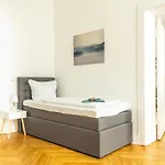 Apartmán Kaiser 04 By Rockchair L Superhost Status L 3 Bedrooms Boxspringbeds 2 Bathrooms L Cozy Family & Business Flair 155 Sqm 3 Balcony 4th Floor Elevator Up To 10 Guests Welcomes You!