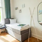 Kaiser 04 By Rockchair L Superhost Status L 3 Bedrooms Boxspringbeds 2 Bathrooms L Cozy Family & Business Flair 155 Sqm 3 Balcony 4th Floor Elevator Up To 10 Guests Welcomes You! Apartmán *