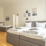 Apartmán Kaiser 04 By Rockchair L Superhost Status L 3 Bedrooms Boxspringbeds 2 Bathrooms L Cozy Family & Business Flair 155 Sqm 3 Balcony 4th Floor Elevator Up To 10 Guests Welcomes You!