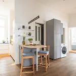 Apartmán Kaiser 04 By Rockchair L Superhost Status L 3 Bedrooms Boxspringbeds 2 Bathrooms L Cozy Family & Business Flair 155 Sqm 3 Balcony 4th Floor Elevator Up To 10 Guests Welcomes You! Berlín