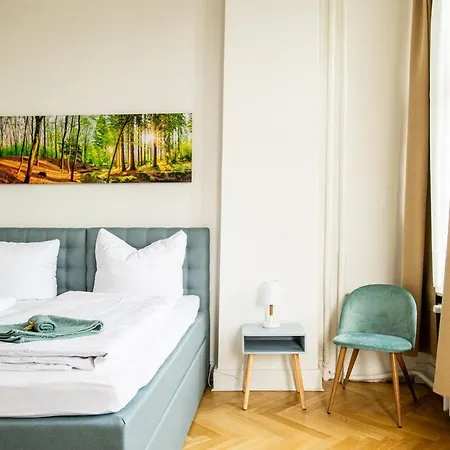 דירה Kaiser 04 By Rockchair L Superhost Status L 3 Bedrooms Boxspringbeds 2 Bathrooms L Cozy Family & Business Flair 155 Sqm 3 Balcony 4th Floor Elevator Up To 10 Guests Welcomes You! ברלין