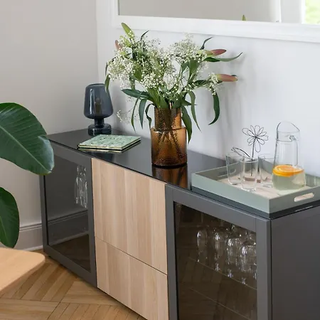 Kaiser 04 By Rockchair L Superhost Status L 3 Bedrooms Boxspringbeds 2 Bathrooms L Cozy Family & Business Flair 155 Sqm 3 Balcony 4th Floor Elevator Up To 10 Guests Welcomes You! *