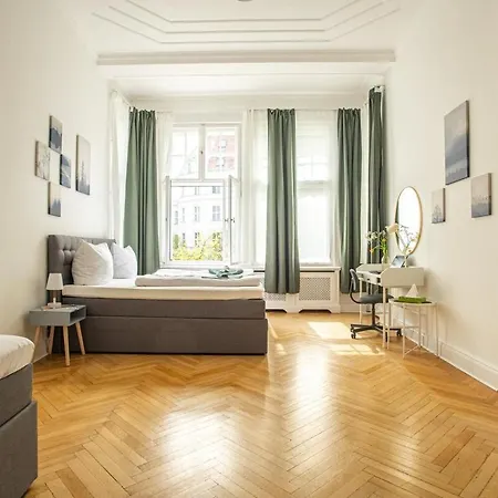 דירה Kaiser 04 By Rockchair L Superhost Status L 3 Bedrooms Boxspringbeds 2 Bathrooms L Cozy Family & Business Flair 155 Sqm 3 Balcony 4th Floor Elevator Up To 10 Guests Welcomes You!