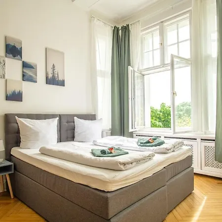Apartment Kaiser 04 By Rockchair L Superhost Status L 3 Bedrooms Boxspringbeds 2 Bathrooms L Cozy Family & Business Flair 155 Sqm 3 Balcony 4th Floor Elevator Up To 10 Guests Welcomes You! Berlin