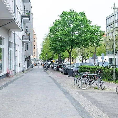 Kaiser 04 By Rockchair L Superhost Status L 3 Bedrooms Boxspringbeds 2 Bathrooms L Cozy Family & Business Flair 155 Sqm 3 Balcony 4th Floor Elevator Up To 10 Guests Welcomes You! Apartmán *