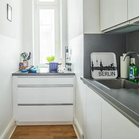 Kaiser 04 By Rockchair L Superhost Status L 3 Bedrooms Boxspringbeds 2 Bathrooms L Cozy Family & Business Flair 155 Sqm 3 Balcony 4th Floor Elevator Up To 10 Guests Welcomes You! Apartment *