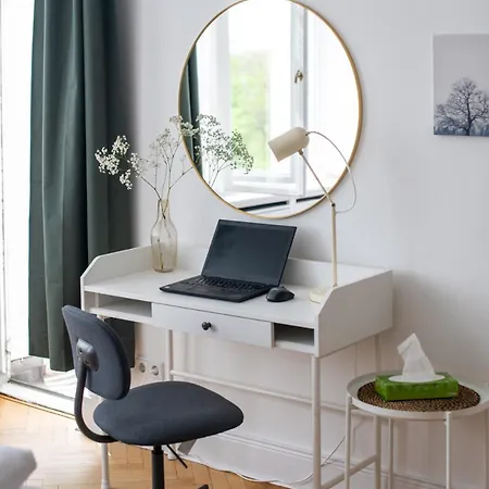 Apartment Kaiser 04 By Rockchair L Superhost Status L 3 Bedrooms Boxspringbeds 2 Bathrooms L Cozy Family & Business Flair 155 Sqm 3 Balcony 4th Floor Elevator Up To 10 Guests Welcomes You!