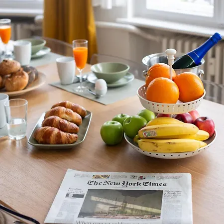 דירה Kaiser 04 By Rockchair L Superhost Status L 3 Bedrooms Boxspringbeds 2 Bathrooms L Cozy Family & Business Flair 155 Sqm 3 Balcony 4th Floor Elevator Up To 10 Guests Welcomes You! ברלין