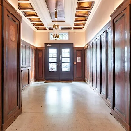 Kaiser 04 By Rockchair L Superhost Status L 3 Bedrooms Boxspringbeds 2 Bathrooms L Cozy Family & Business Flair 155 Sqm 3 Balcony 4th Floor Elevator Up To 10 Guests Welcomes You! 베를린