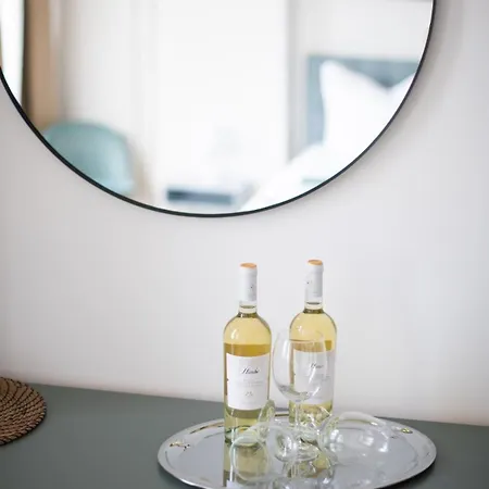 Kaiser 04 By Rockchair L Superhost Status L 3 Bedrooms Boxspringbeds 2 Bathrooms L Cozy Family & Business Flair 155 Sqm 3 Balcony 4th Floor Elevator Up To 10 Guests Welcomes You!