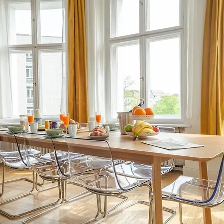 Kaiser 04 By Rockchair L Superhost Status L 3 Bedrooms Boxspringbeds 2 Bathrooms L Cozy Family & Business Flair 155 Sqm 3 Balcony 4th Floor Elevator Up To 10 Guests Welcomes You! *