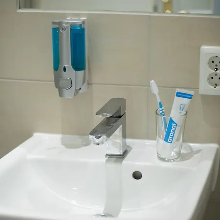 아파트 Kaiser 04 By Rockchair L Superhost Status L 3 Bedrooms Boxspringbeds 2 Bathrooms L Cozy Family & Business Flair 155 Sqm 3 Balcony 4th Floor Elevator Up To 10 Guests Welcomes You! 베를린