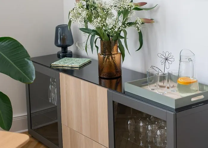 Kaiser 04 By Rockchair L Superhost Status L 3 Bedrooms Boxspringbeds 2 Bathrooms L Cozy Family & Business Flair 155 Sqm 3 Balcony 4th Floor Elevator Up To 10 Guests Welcomes You! *