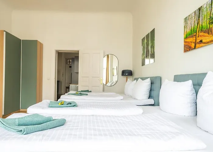 Kaiser 04 By Rockchair L Superhost Status L 3 Bedrooms Boxspringbeds 2 Bathrooms L Cozy Family & Business Flair 155 Sqm 3 Balcony 4th Floor Elevator Up To 10 Guests Welcomes You! アパート