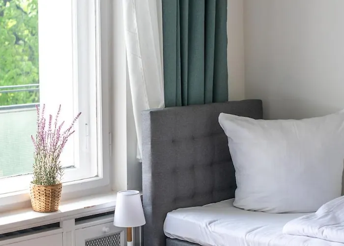 Kaiser 04 By Rockchair L Superhost Status L 3 Bedrooms Boxspringbeds 2 Bathrooms L Cozy Family & Business Flair 155 Sqm 3 Balcony 4th Floor Elevator Up To 10 Guests Welcomes You! アパート ベルリン