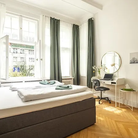 Kaiser 04 By Rockchair L Superhost Status L 3 Bedrooms Boxspringbeds 2 Bathrooms L Cozy Family & Business Flair 155 Sqm 3 Balcony 4th Floor Elevator Up To 10 Guests Welcomes You! * Berlin