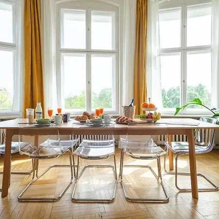 Apartment Kaiser 04 By Rockchair L Superhost Status L 3 Bedrooms Boxspringbeds 2 Bathrooms L Cozy Family & Business Flair 155 Sqm 3 Balcony 4th Floor Elevator Up To 10 Guests Welcomes You!