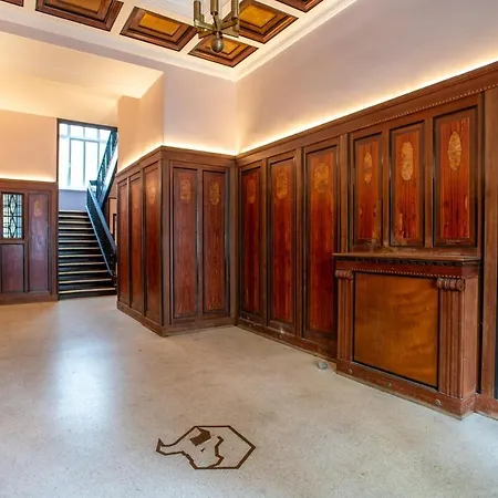 Kaiser 04 By Rockchair L Superhost Status L 3 Bedrooms Boxspringbeds 2 Bathrooms L Cozy Family & Business Flair 155 Sqm 3 Balcony 4th Floor Elevator Up To 10 Guests Welcomes You! *