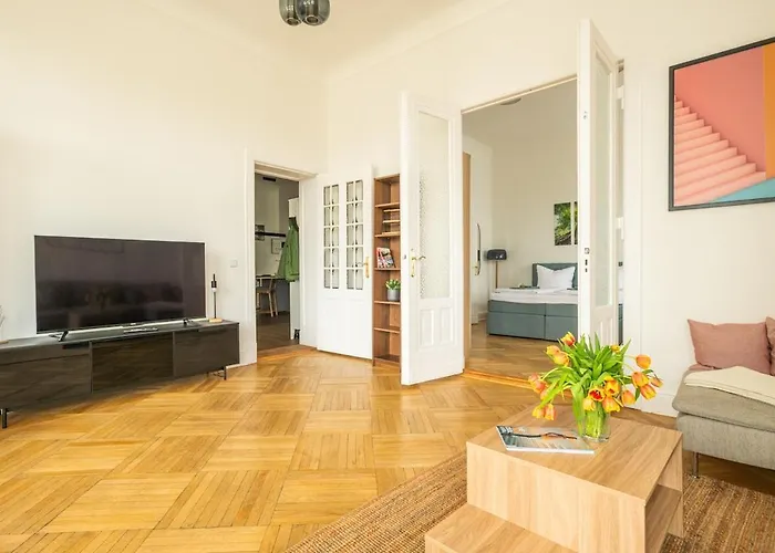 Appartamento Kaiser 04 By Rockchair L Superhost Status L 3 Bedrooms Boxspringbeds 2 Bathrooms L Cozy Family & Business Flair 155 Sqm 3 Balcony 4th Floor Elevator Up To 10 Guests Welcomes You! Berlino