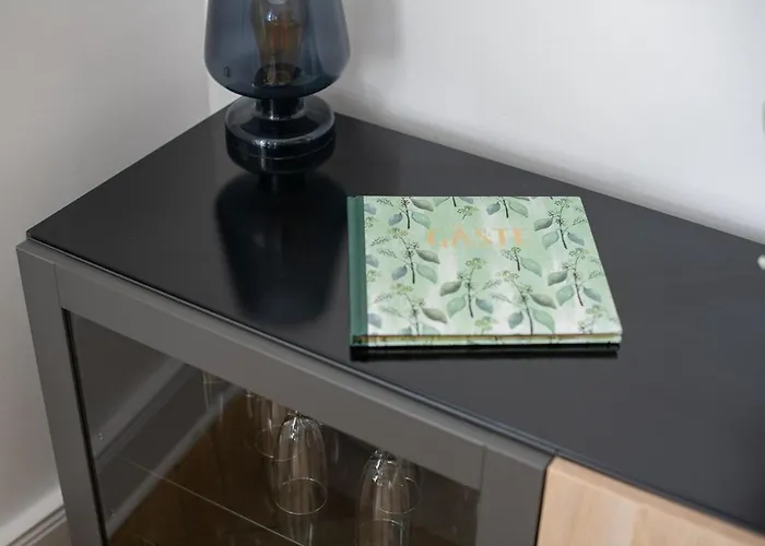 Kaiser 04 By Rockchair L Superhost Status L 3 Bedrooms Boxspringbeds 2 Bathrooms L Cozy Family & Business Flair 155 Sqm 3 Balcony 4th Floor Elevator Up To 10 Guests Welcomes You! * Berlino