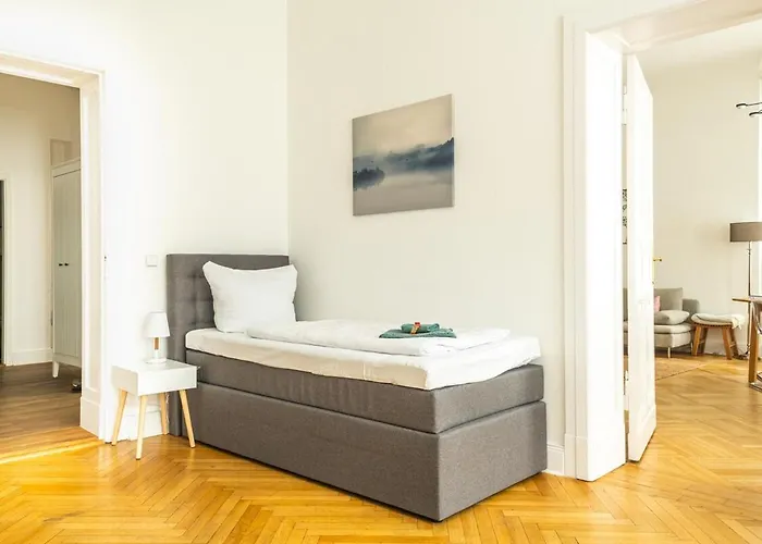 Appartamento Kaiser 04 By Rockchair L Superhost Status L 3 Bedrooms Boxspringbeds 2 Bathrooms L Cozy Family & Business Flair 155 Sqm 3 Balcony 4th Floor Elevator Up To 10 Guests Welcomes You!